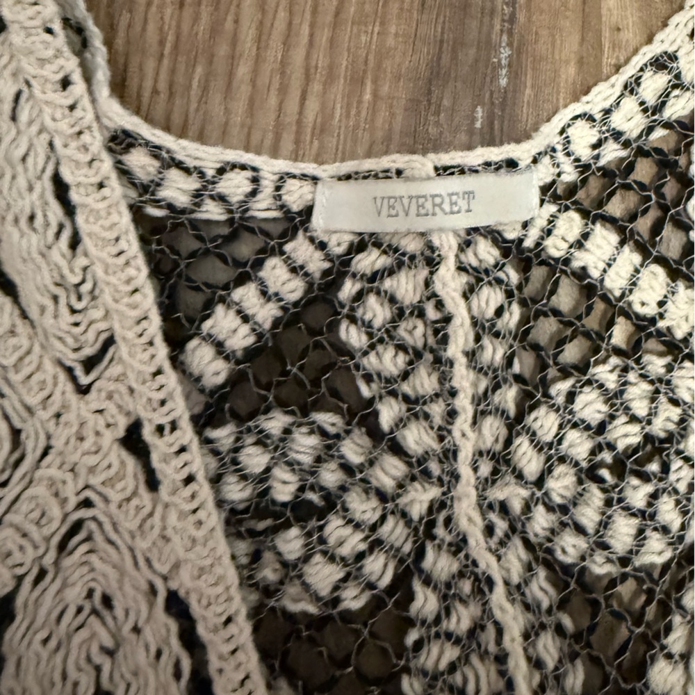 Veveret Geometric Open Front Three-Quarter Sleeve Cardigan - Picture 3 of 5
